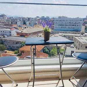 Rovena's - Free Parking Tirana